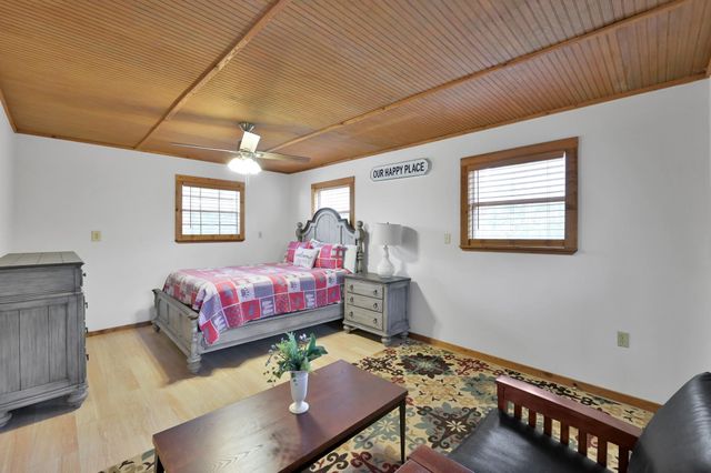 727 Shoreline Drive, Trinity, TX 75862