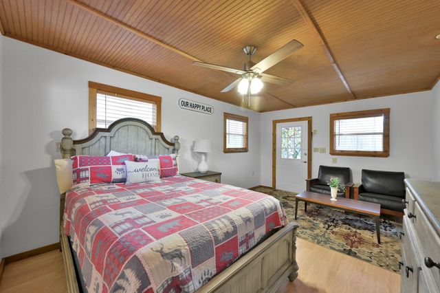 727 Shoreline Drive, Trinity, TX 75862