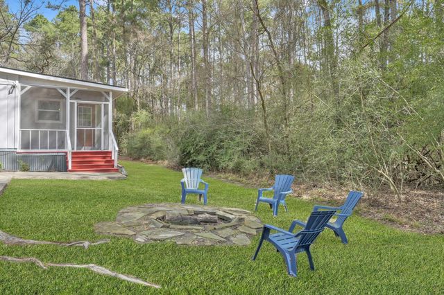 727 Shoreline Drive, Trinity, TX 75862