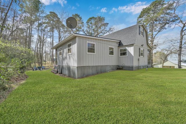 727 Shoreline Drive, Trinity, TX 75862