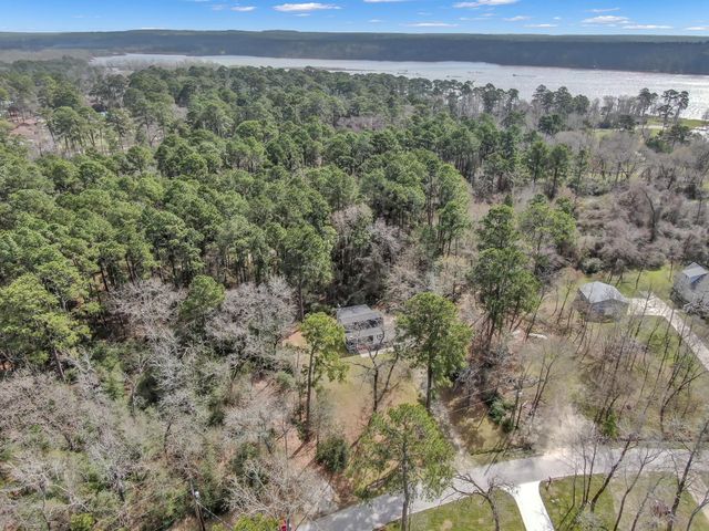 727 Shoreline Drive, Trinity, TX 75862