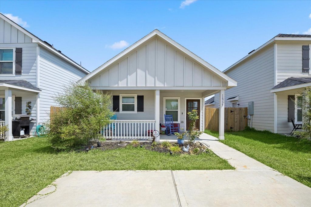 16775 N Marie Village Drive, Conroe, TX 77306