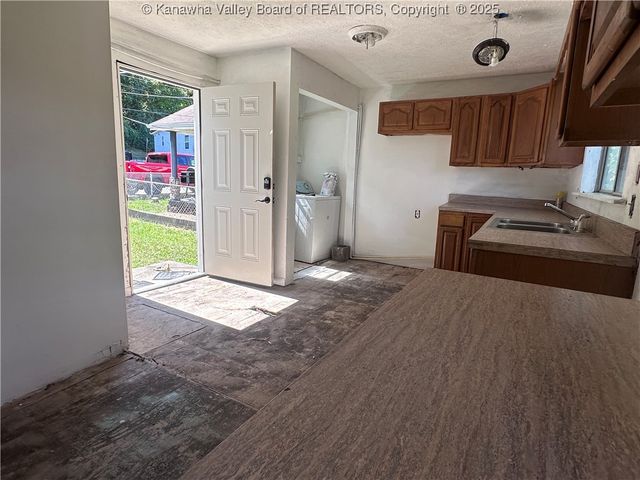 12974 Ohio Avenue, Chesapeake, WV 25315