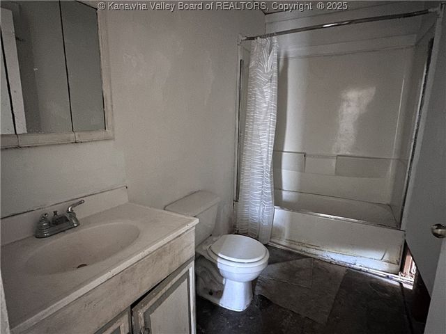 12974 Ohio Avenue, Chesapeake, WV 25315