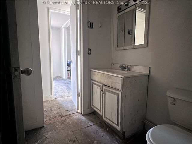 12974 Ohio Avenue, Chesapeake, WV 25315