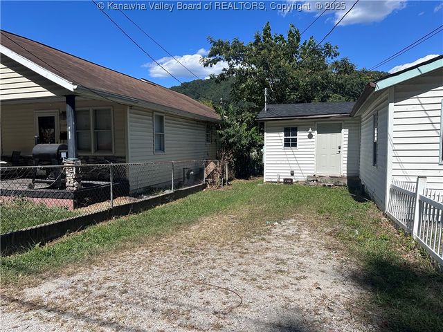 12974 Ohio Avenue, Chesapeake, WV 25315