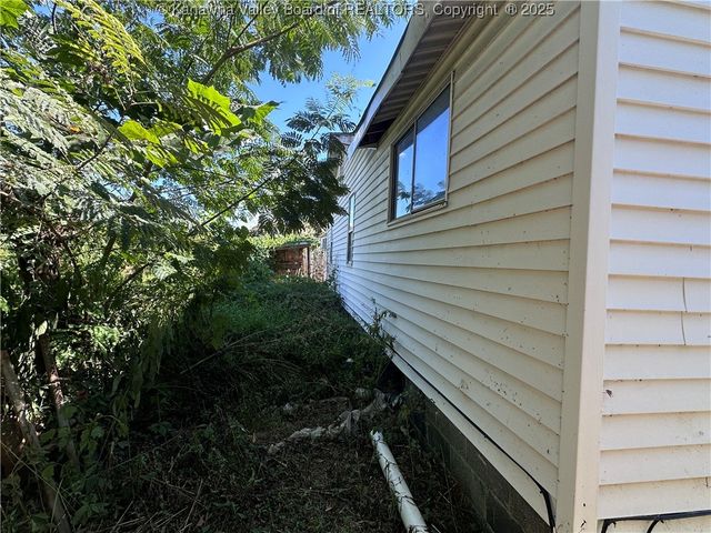 12974 Ohio Avenue, Chesapeake, WV 25315