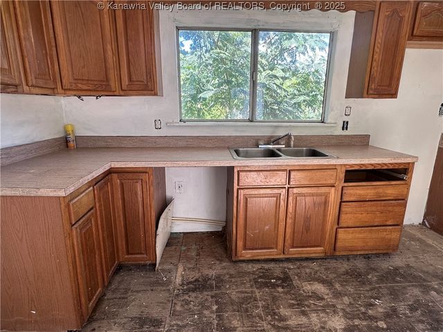 12974 Ohio Avenue, Chesapeake, WV 25315