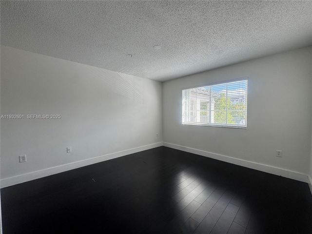 4370 NW 107th Ave 205, Doral, FL 33178