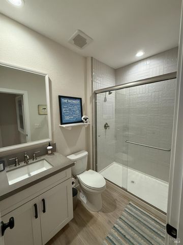 813 Cosmos Dr, Vacaville, CA 95687