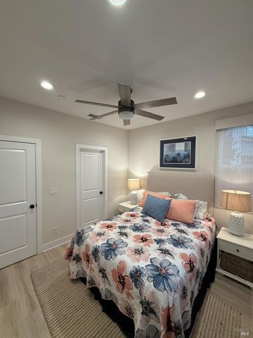 813 Cosmos Dr, Vacaville, CA 95687