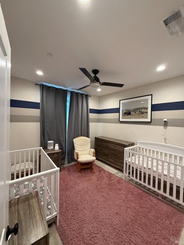 813 Cosmos Dr, Vacaville, CA 95687