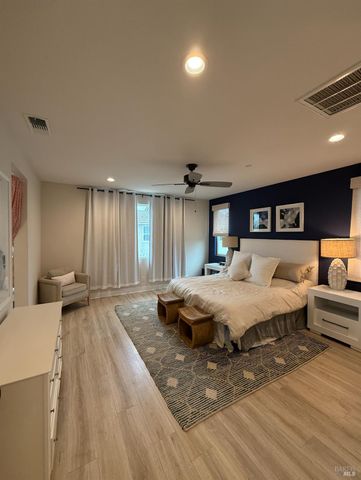 813 Cosmos Dr, Vacaville, CA 95687