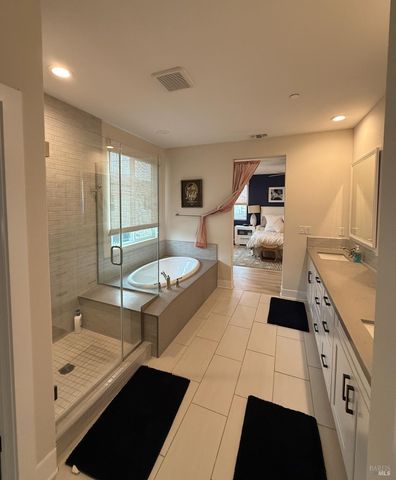 813 Cosmos Dr, Vacaville, CA 95687