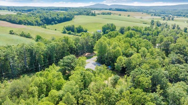 1616 Hickman RD, Rocky Mount, VA 24151