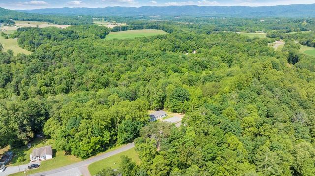 1616 Hickman RD, Rocky Mount, VA 24151
