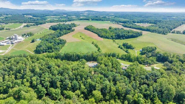 1616 Hickman RD, Rocky Mount, VA 24151