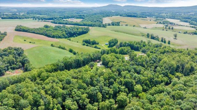 1616 Hickman RD, Rocky Mount, VA 24151