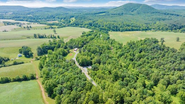 1616 Hickman RD, Rocky Mount, VA 24151