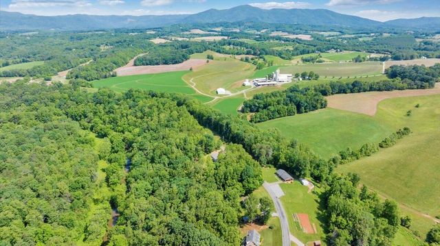 1616 Hickman RD, Rocky Mount, VA 24151
