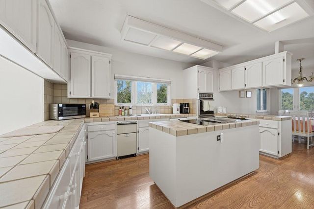 36 Eugenia Way, Hillsborough, CA 94010