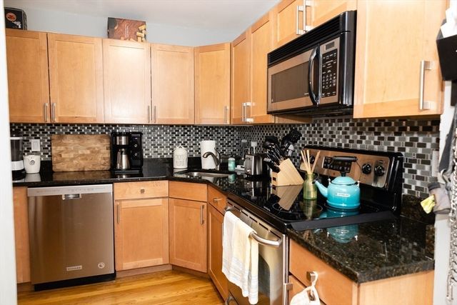 48 Coffey Street 1B, Boston, MA 02122
