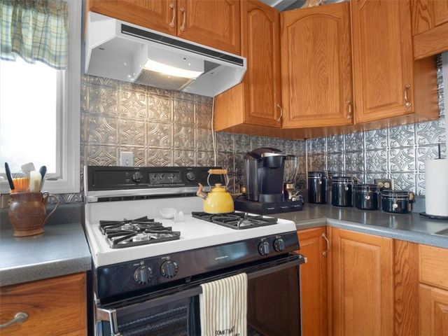 10340 Oregon Avenue, Wolcott, NY 14590