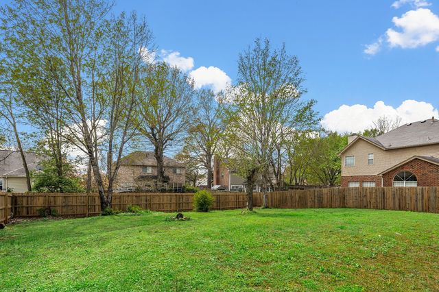 497 Creek Pt, Mount Juliet, TN 37122