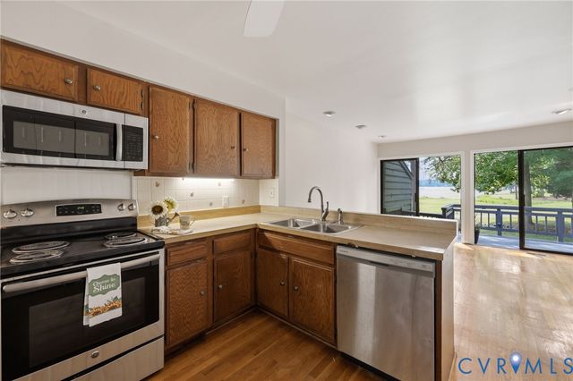13532 Heathbrook Ter, Midlothian, VA 23112