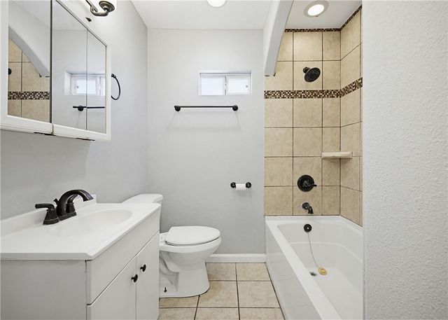 1721 Hickory Pl, Corpus Christi, TX 78416