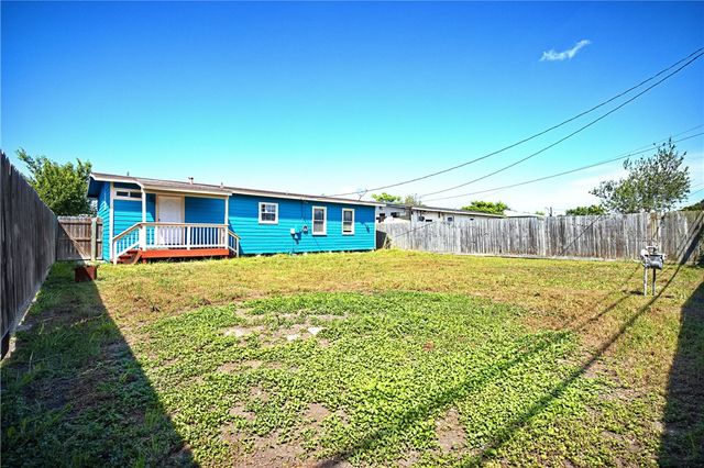 1721 Hickory Pl, Corpus Christi, TX 78416