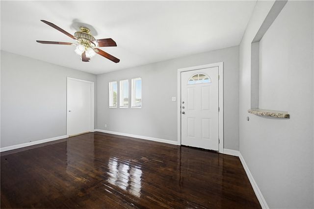 1721 Hickory Pl, Corpus Christi, TX 78416