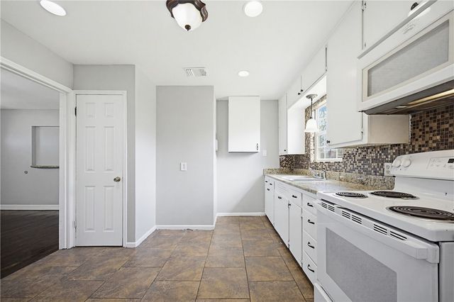 1721 Hickory Pl, Corpus Christi, TX 78416