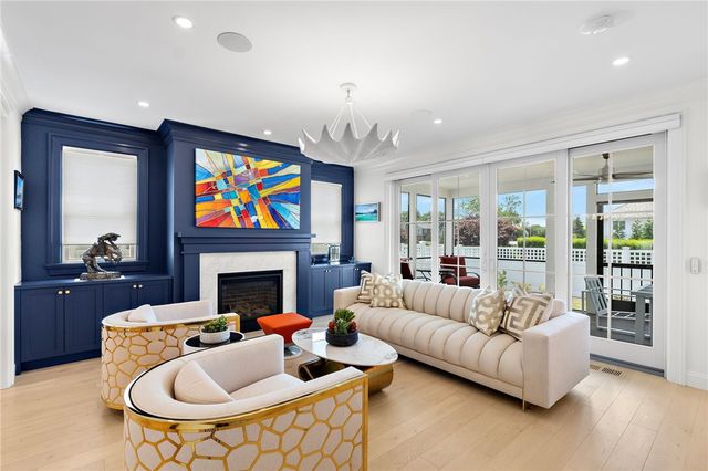 8 Lookout Lane, Portsmouth, RI 02871