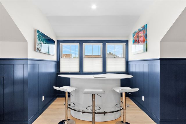8 Lookout Lane, Portsmouth, RI 02871