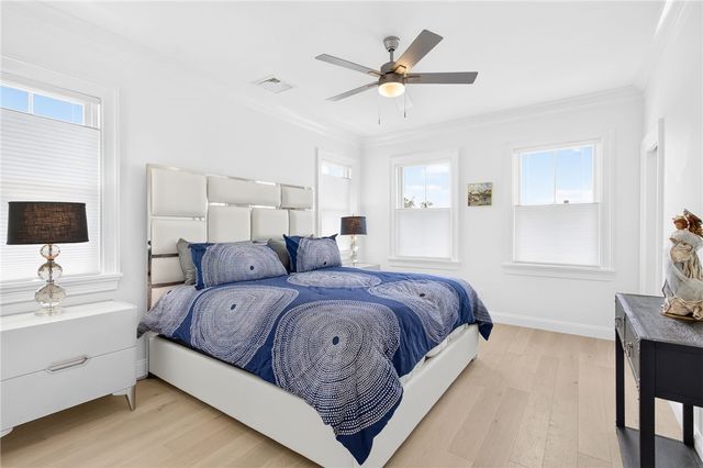 8 Lookout Lane, Portsmouth, RI 02871