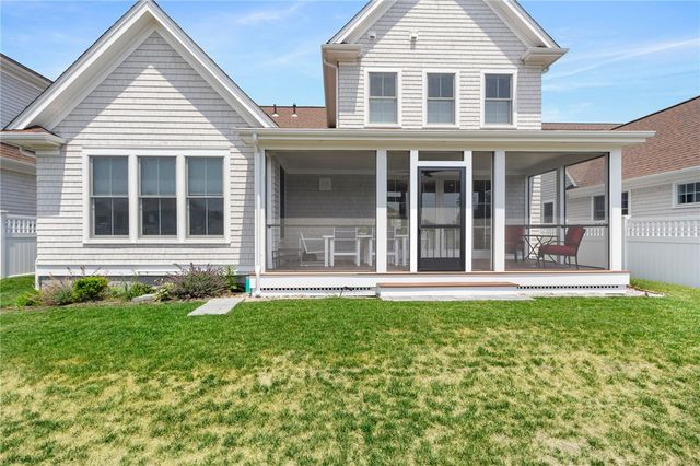 8 Lookout Lane, Portsmouth, RI 02871