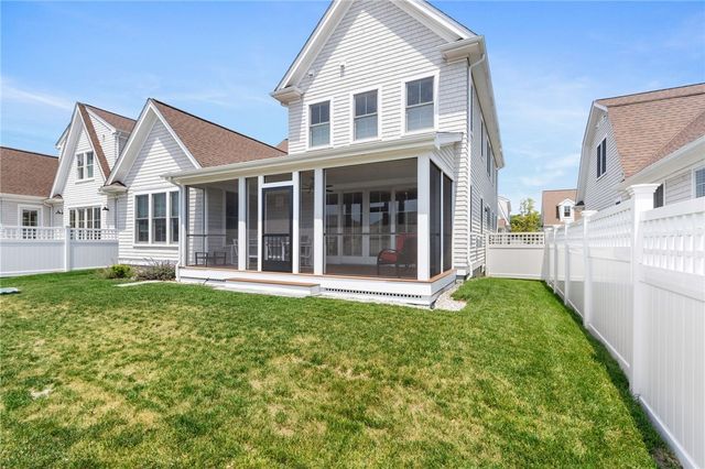 8 Lookout Lane, Portsmouth, RI 02871