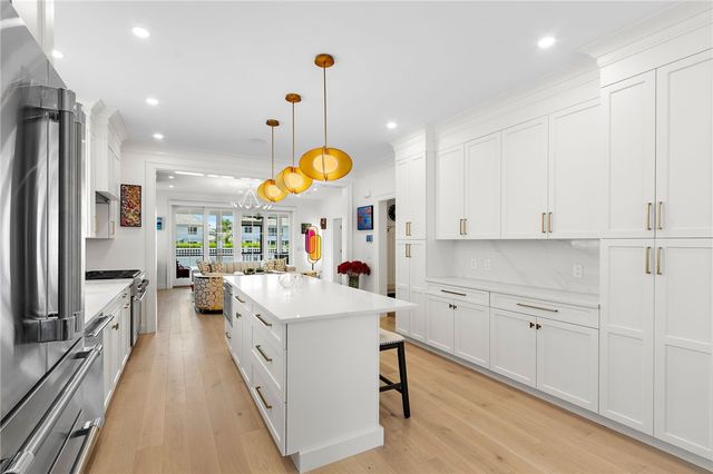 8 Lookout Lane, Portsmouth, RI 02871