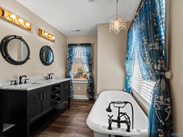 3825 Meadow Wood Circle, Guntersville, AL 35976