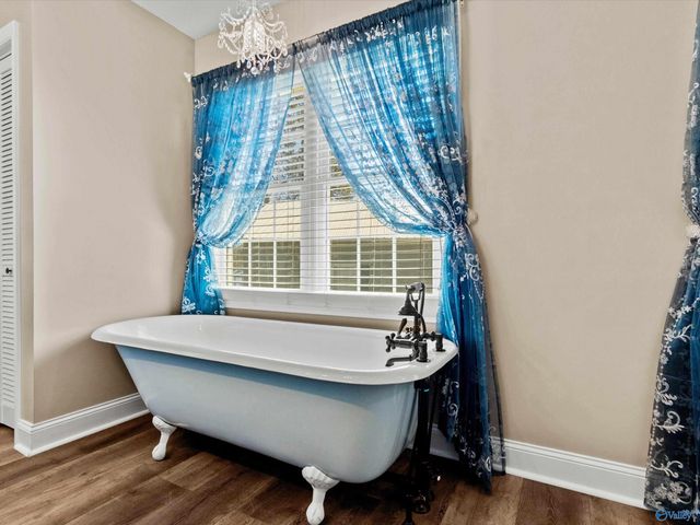 3825 Meadow Wood Circle, Guntersville, AL 35976