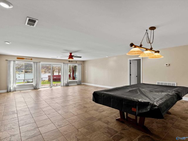 3825 Meadow Wood Circle, Guntersville, AL 35976