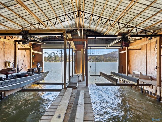 3825 Meadow Wood Circle, Guntersville, AL 35976