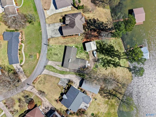 3825 Meadow Wood Circle, Guntersville, AL 35976