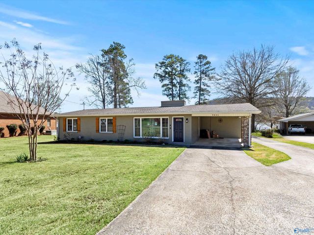 3825 Meadow Wood Circle, Guntersville, AL 35976