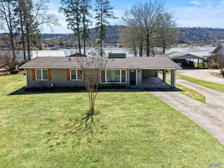 3825 Meadow Wood Circle, Guntersville, AL 35976