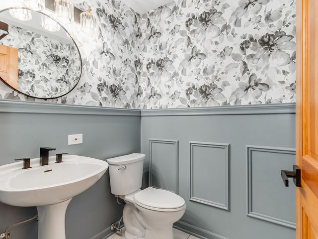 3219 N Richmond Street, Chicago, IL 60618