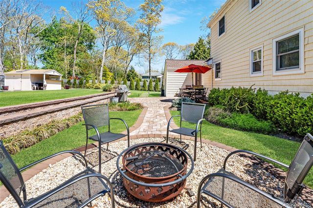 27 Summit Boulevard, Westhampton, NY 11977