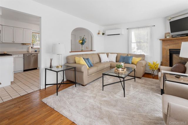 27 Summit Boulevard, Westhampton, NY 11977