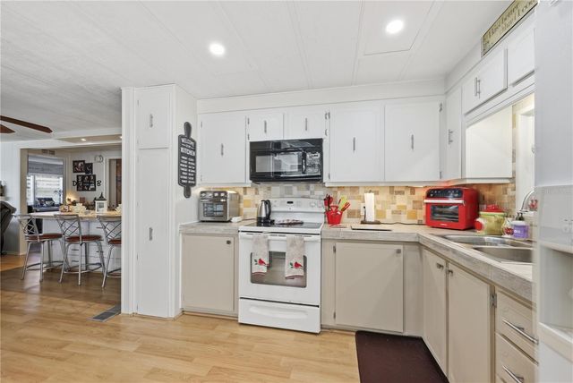 2100 KINGS HIGHWAY 394, Port Charlotte, FL 33980